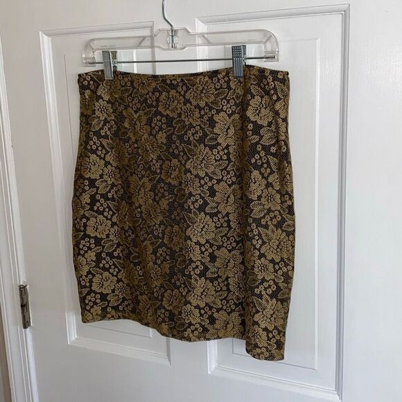 New York & Company floral lace overlay mini skirt size S - Picture 3 of 8